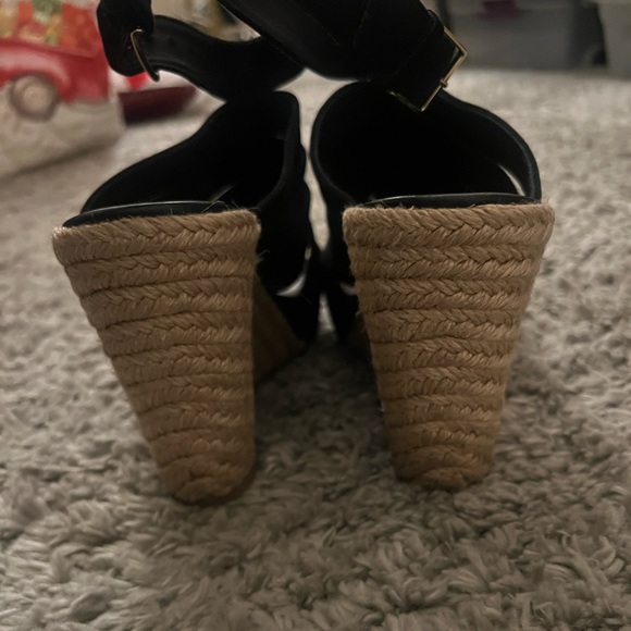 Tory Burch Wedge Sandle - Picture 4 of 9